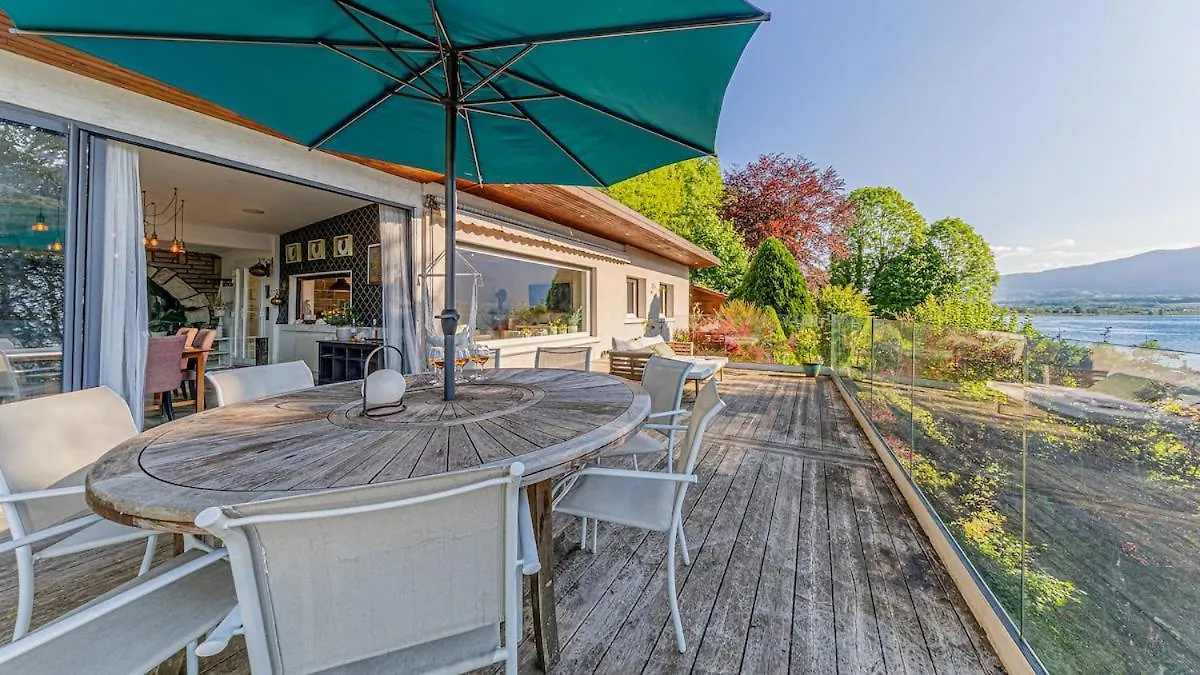 Lake House - Charming Lakeview Villa Tresserve Frankrig
