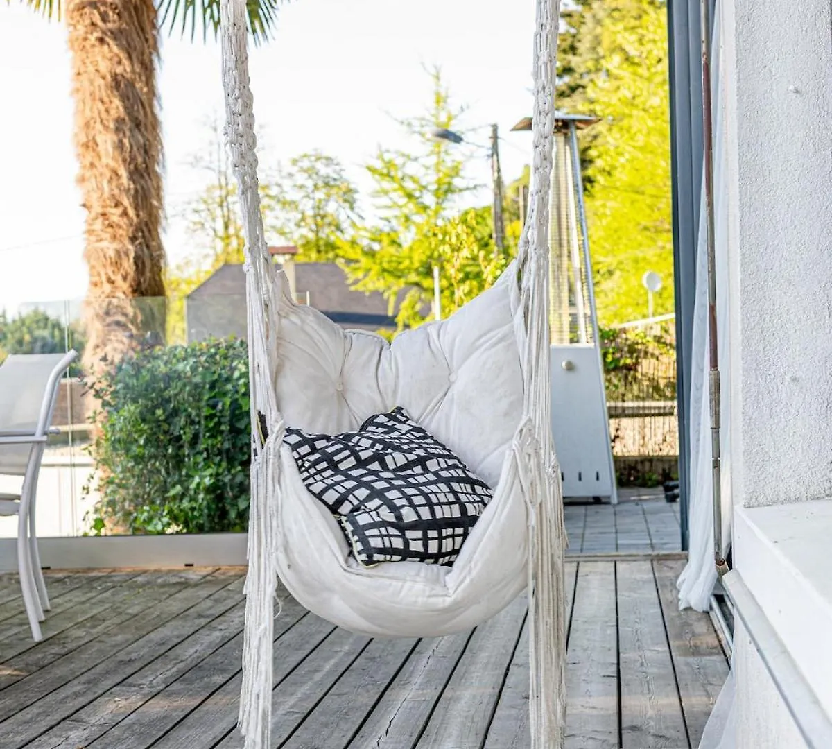 Lake House - Charming Lakeview Villa Tresserve