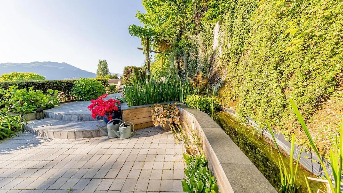 Lake House - Charming Lakeview Villa Tresserve
