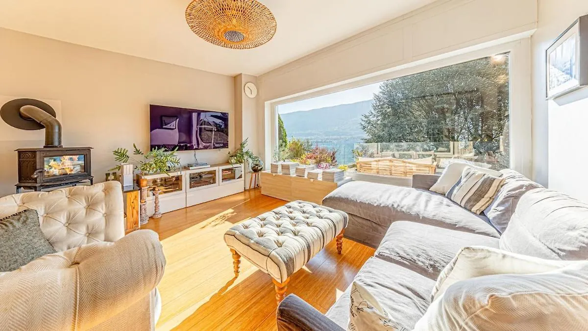 Lake House - Charming Lakeview Villa Tresserve